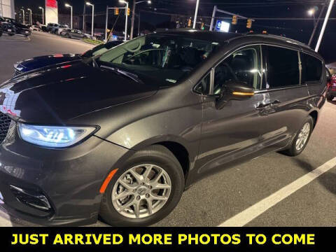 2022 Chrysler Pacifica Touring L