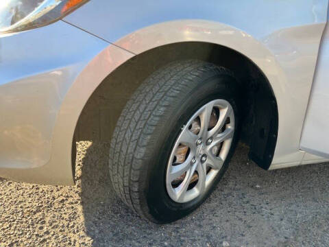 2012 Hyundai Accent GS