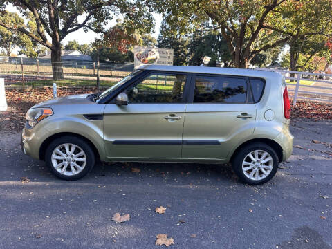 2012 Kia Soul +