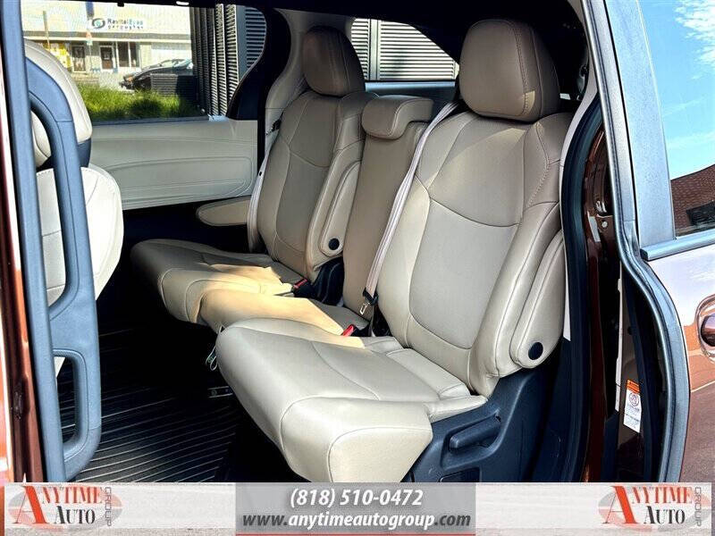 2021 Toyota Sienna XLE 8-Passenger
