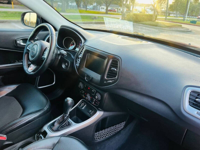 2018 Jeep Compass Latitude photo 18