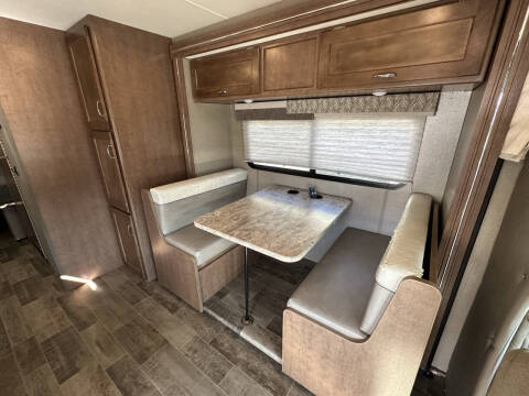 2019 Winnebago Outlook