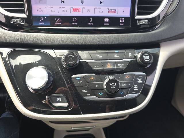 2023 Chrysler Pacifica Touring L