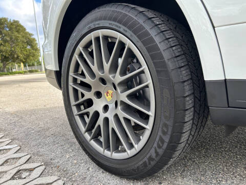 2017 Porsche Cayenne Platinum Edition