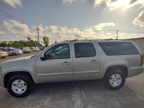 2007 Chevrolet Suburban for sale at BIG 7 USED CARS INC in League City TX