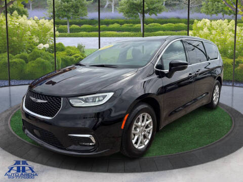 2025 Chrysler Pacifica Select