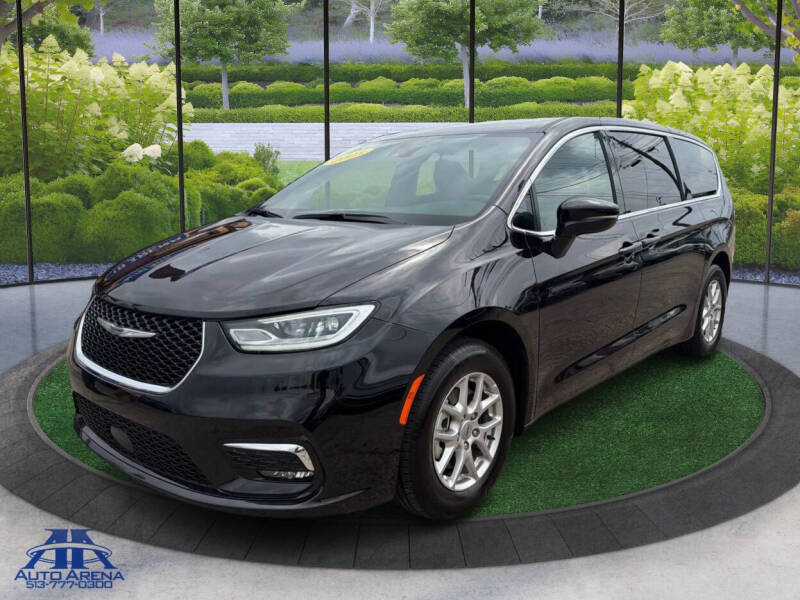 2025 Chrysler Pacifica Select