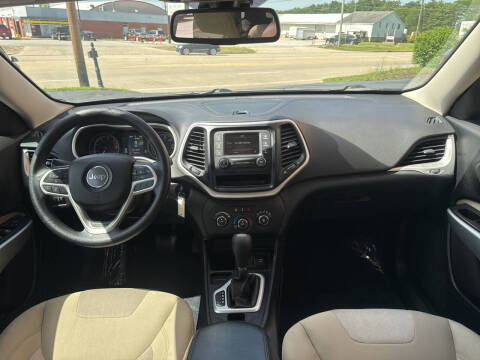 2017 Jeep Cherokee Sport