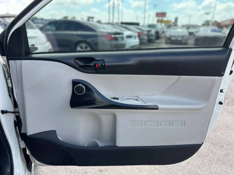 2014 Scion iQ