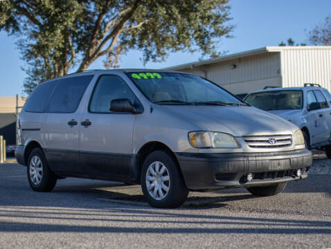 2001 Toyota Sienna CE
