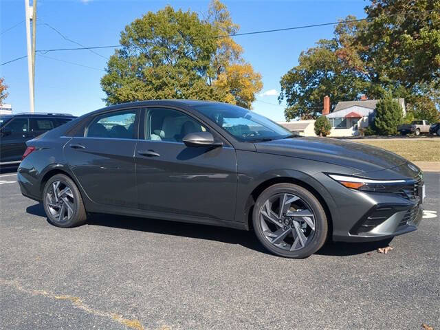 2025 Hyundai Elantra Hybrid Limited