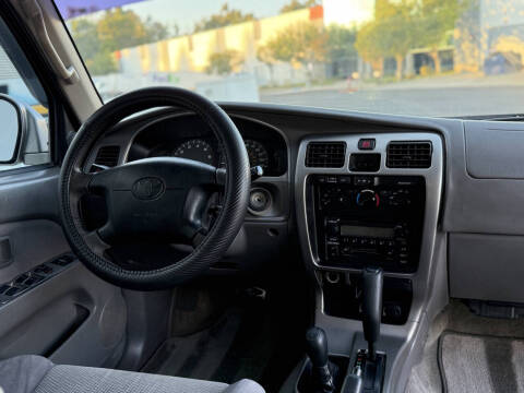 2002 Toyota 4Runner SR5