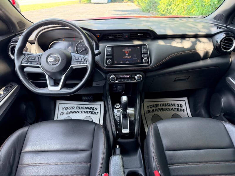2020 Nissan Kicks SR