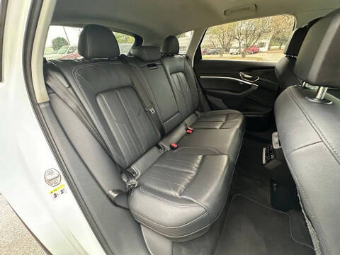 2024 Audi Q8 e-tron quattro Premium Plus