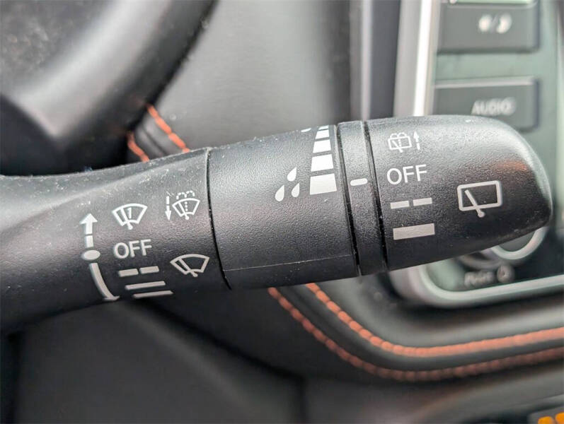 2019 Nissan Kicks SR