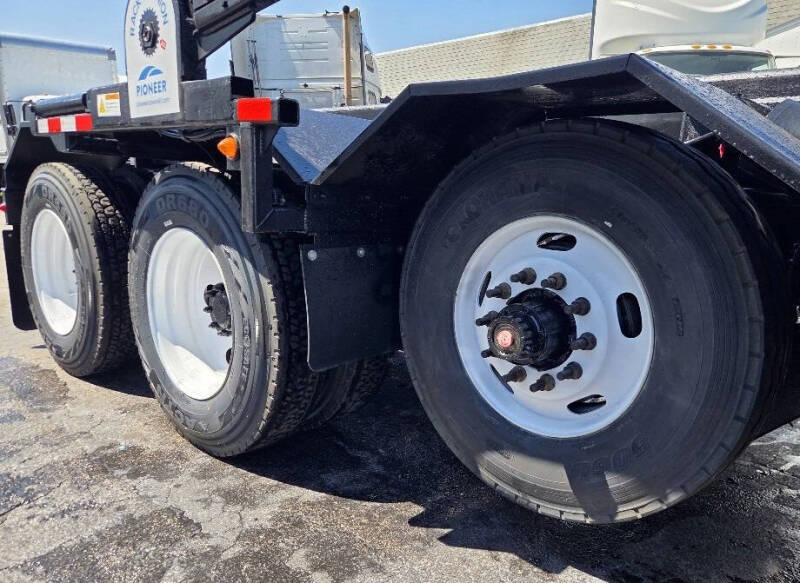 2019 Mack Granite 84FR
