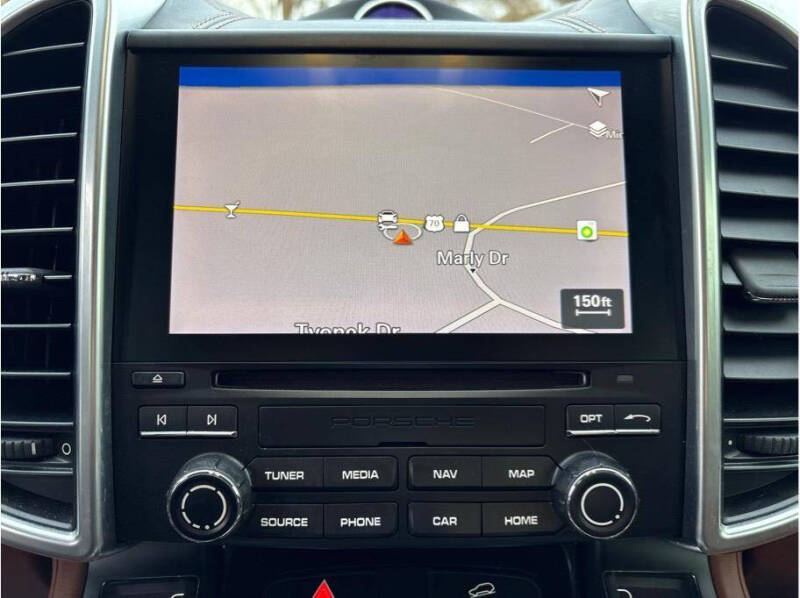 2017 Porsche Cayenne Platinum Edition