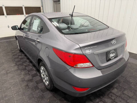 2016 Hyundai Accent SE