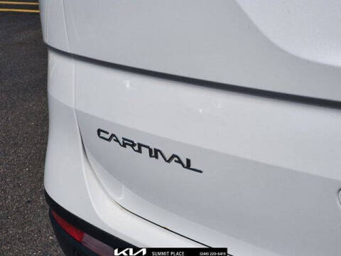 2023 Kia Carnival SX