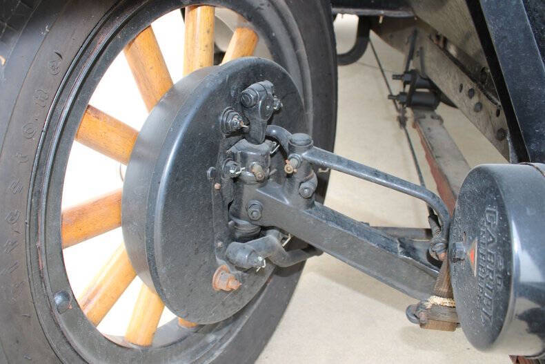 1927 Oldsmobile Sedan