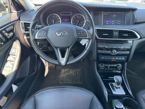 2019 Infiniti QX30 Essential