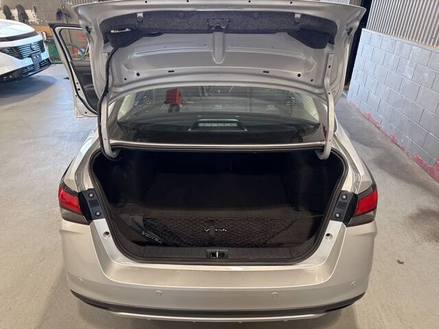 2025 Nissan Versa SR