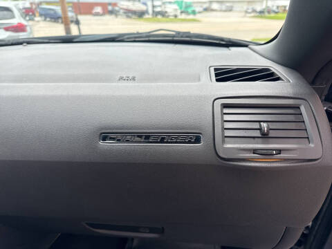 2014 Dodge Challenger SXT Plus