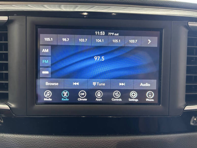 2020 Chrysler Voyager LXi