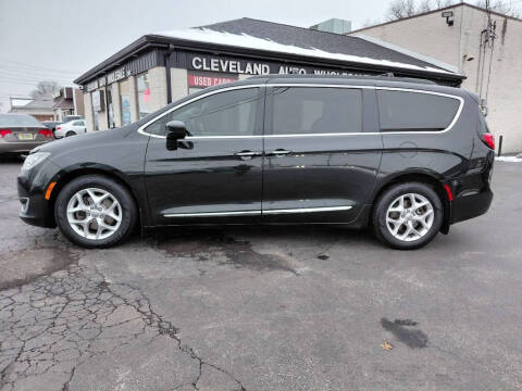 2017 Chrysler Pacifica Touring-L