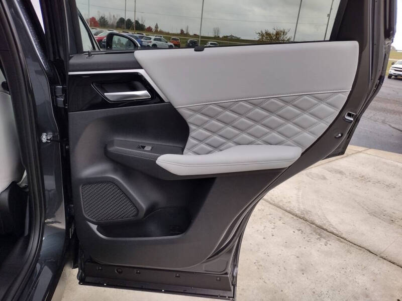 2025 Mitsubishi Outlander PHEV SEL