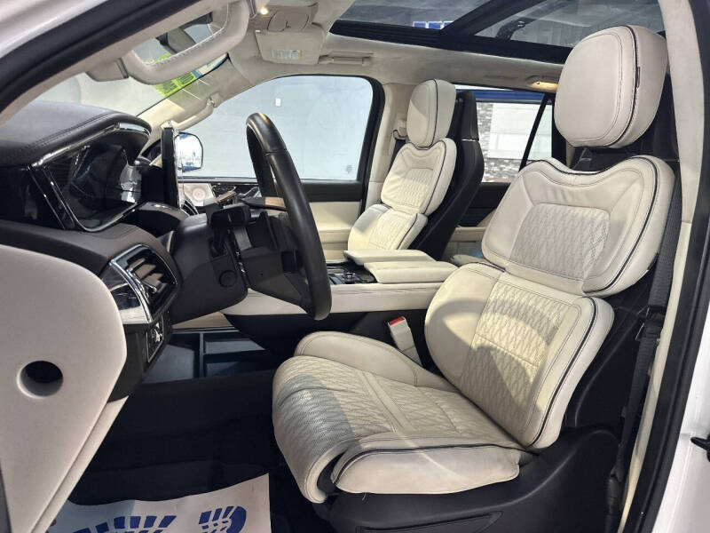 2024 Lincoln Navigator Black Label