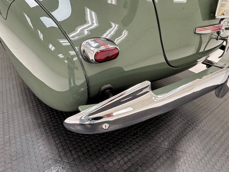 1940 Oldsmobile Custom Cruiser