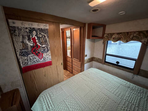 2000 Winnebago Adventurer