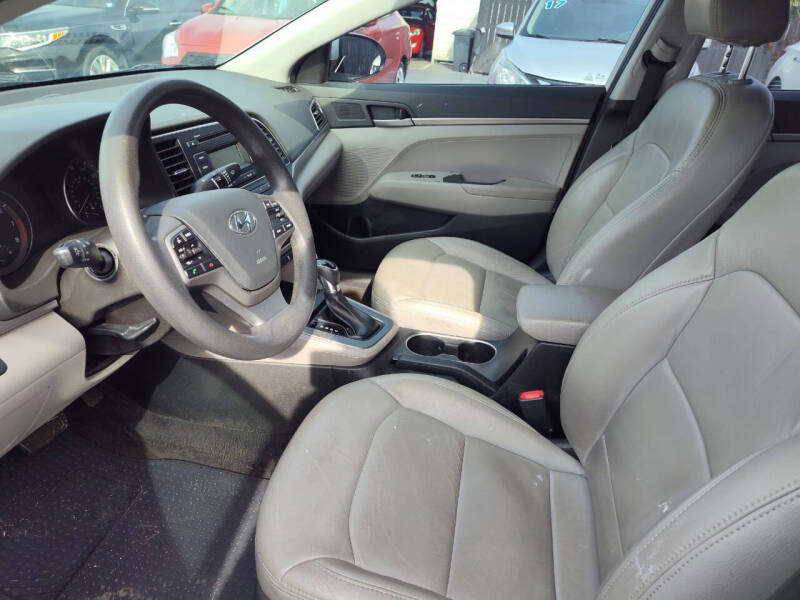 2018 Hyundai Elantra SE