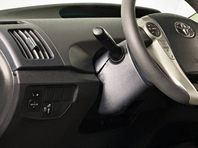 2015 Toyota Prius Three