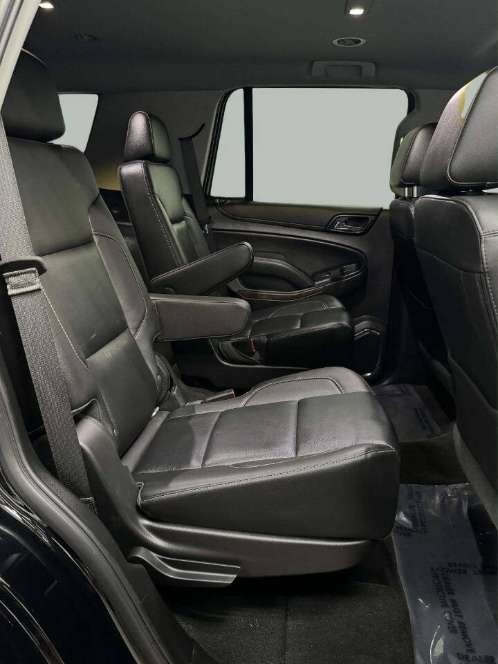 2018 Chevrolet Tahoe LT 4x4 4dr SUV - Black exterior view 8