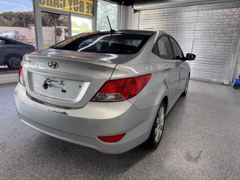 2012 Hyundai Accent GLS