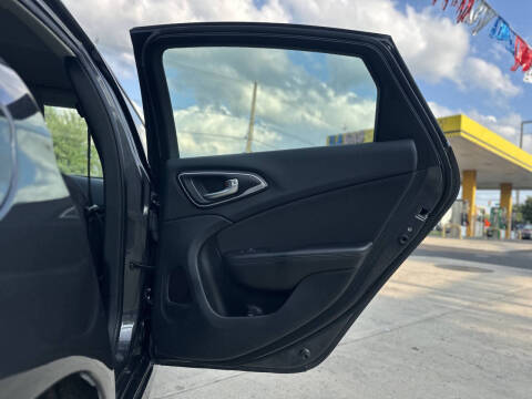 2015 Chrysler 200 LX