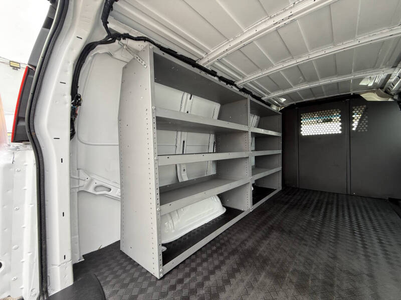 2021 GMC Savana 2500