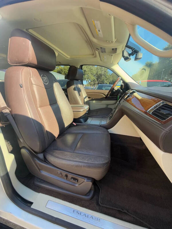 2013 Cadillac Escalade ESV Platinum Edition