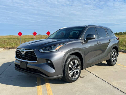 2021 Toyota Highlander Hybrid for sale at Bic Motors in Jackson MO