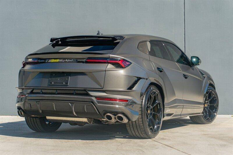 2024 Lamborghini Urus Performante