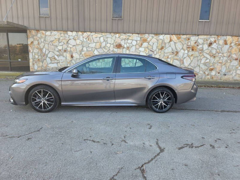 Used 2022 Toyota Camry SE with VIN 4T1G11AK7NU709635 for sale in Maysville, KY