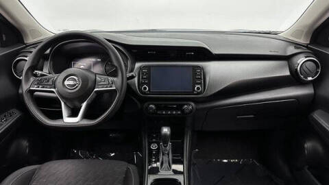 2022 Nissan Kicks SV