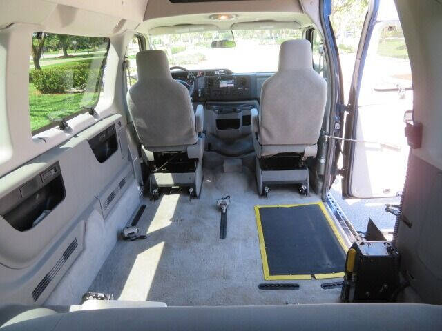 2011 Ford E-Series E-350 SD XLT