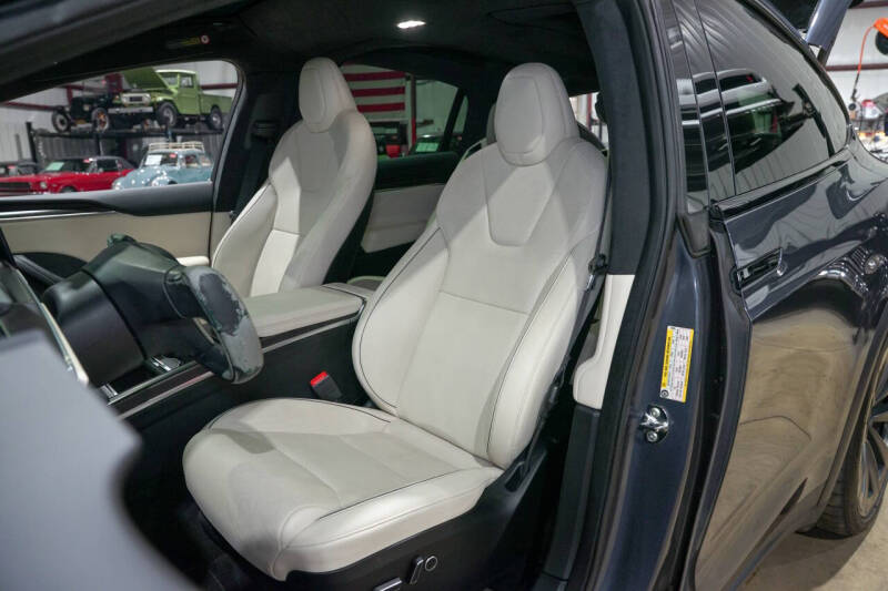 2022 Tesla Model X Plaid