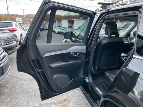 2016 Volvo XC90 T6 Momentum