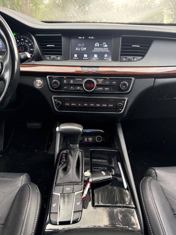 2019 Kia Cadenza Premium