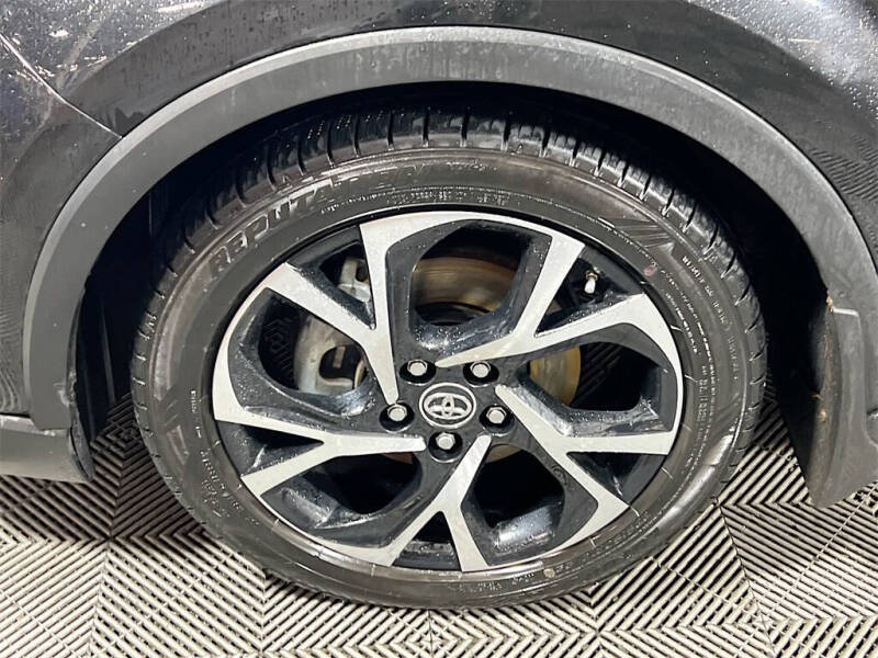 2018 Toyota C-HR XLE Premium