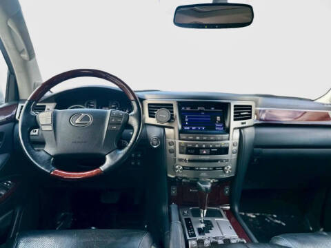 2015 Lexus LX 570